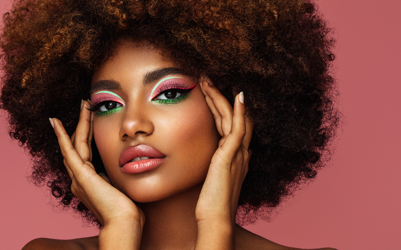 This expert hack to make lipstick last longer *actually* works!