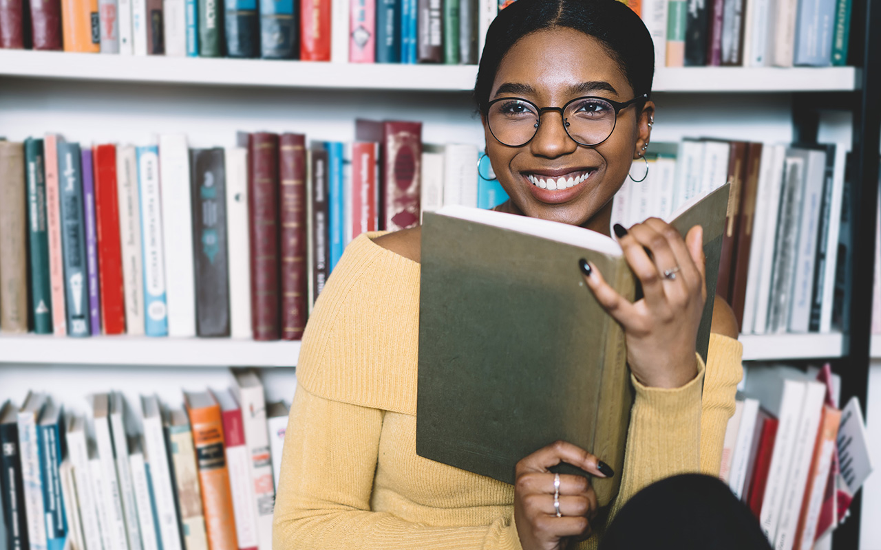 These are the best self-help books for women, according to therapists